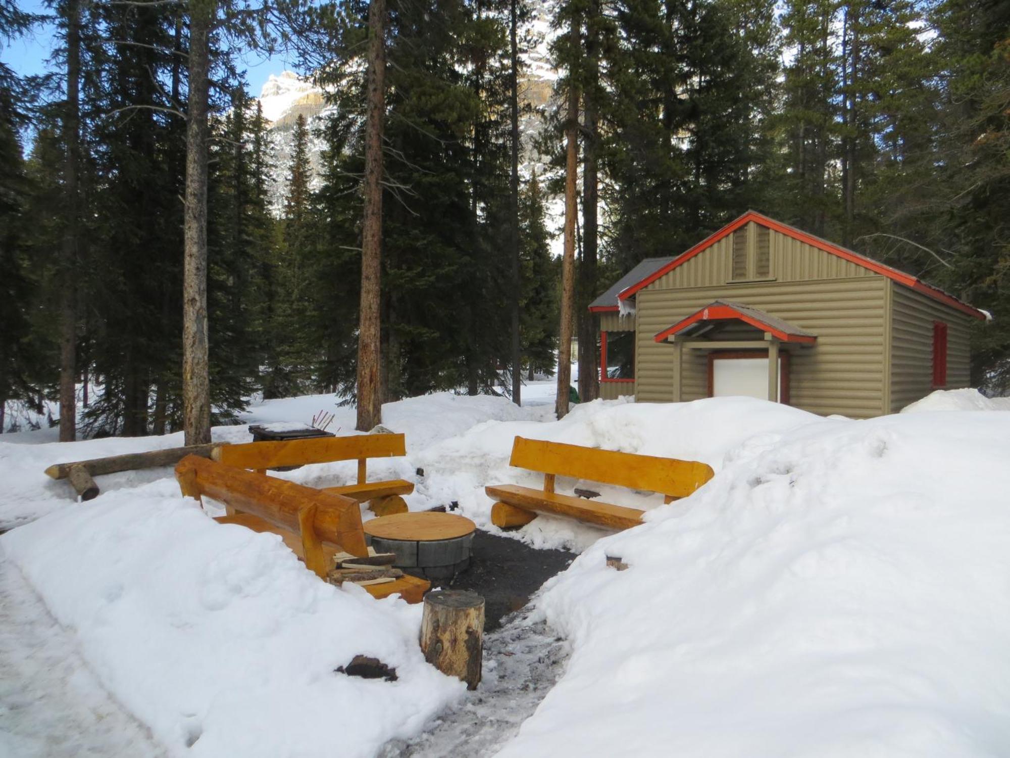 Hi Mosquito Creek - Wilderness Hostel Lake Louise Exterior foto