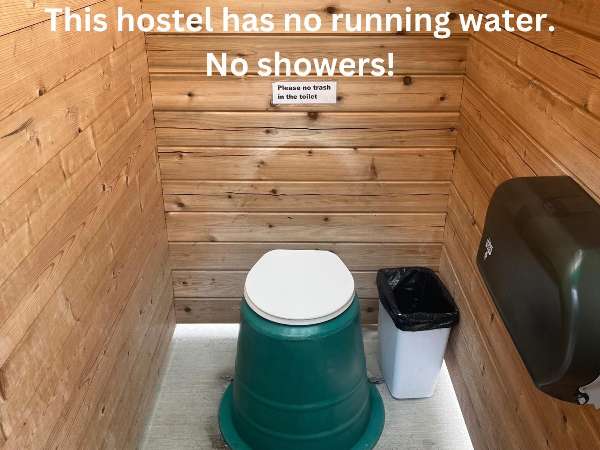 Hi Mosquito Creek - Wilderness Hostel Lake Louise Exterior foto