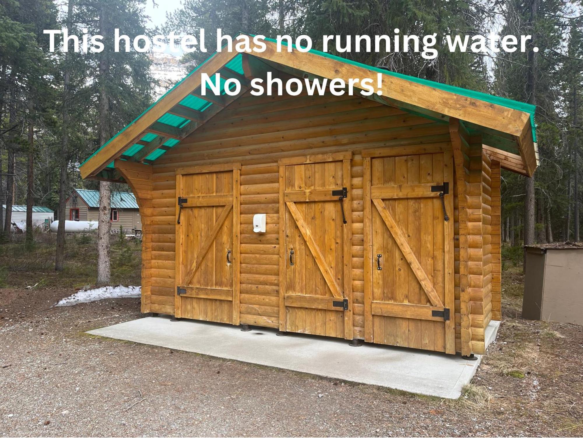 Hi Mosquito Creek - Wilderness Hostel Lake Louise Exterior foto